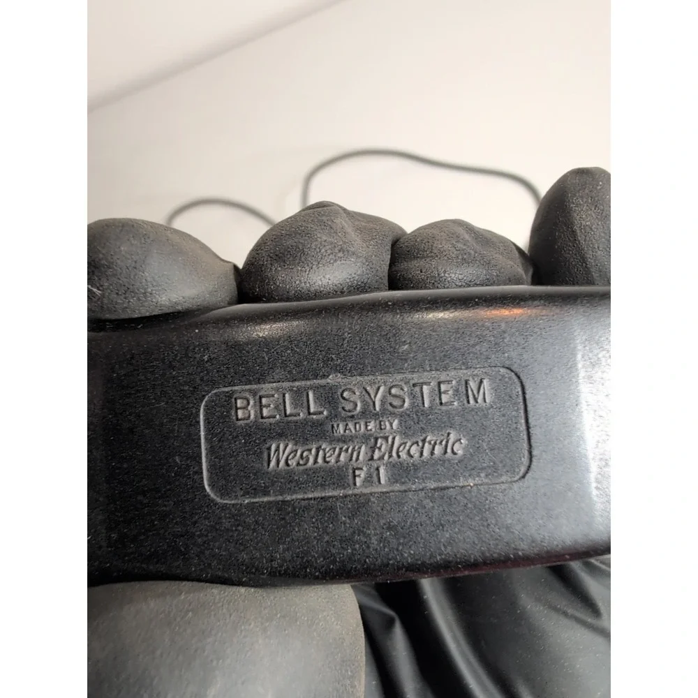 Vintage Leich Magneto Hand Crank Telephone 901c 8 59 R469
